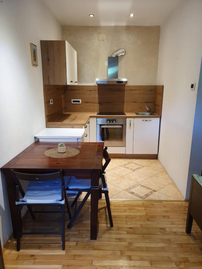 Apartmaji Tim 伊佐拉 外观 照片