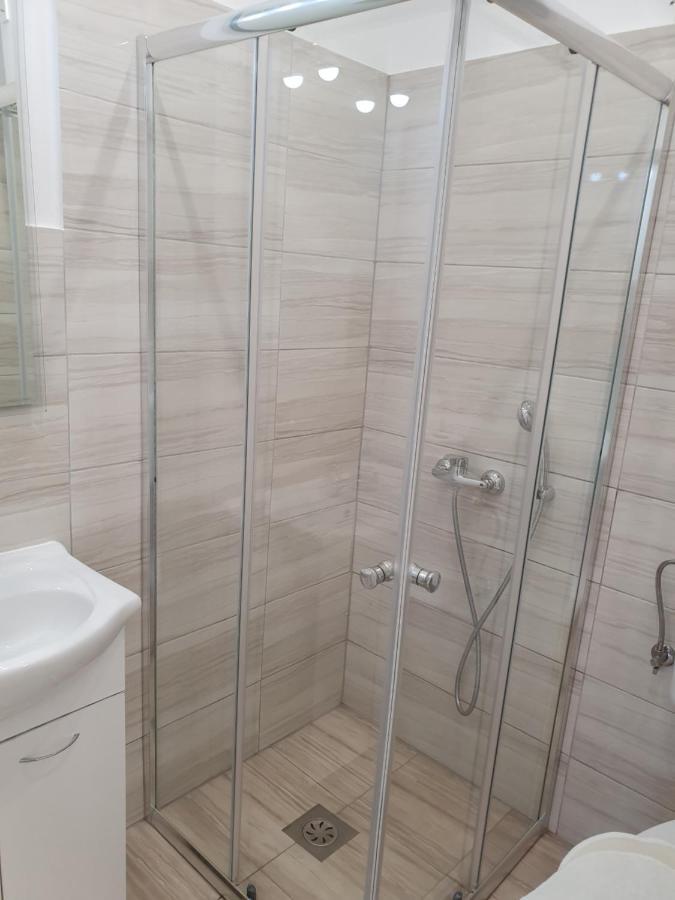 Apartmaji Tim 伊佐拉 外观 照片