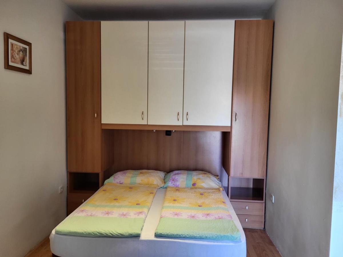 Apartmaji Tim 伊佐拉 外观 照片