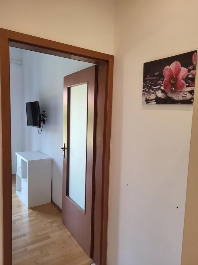Apartmaji Tim 伊佐拉 外观 照片