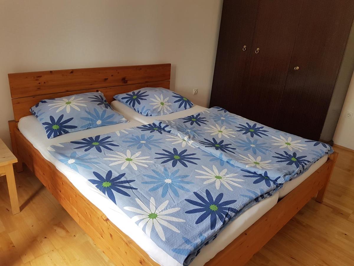 Apartmaji Tim 伊佐拉 外观 照片