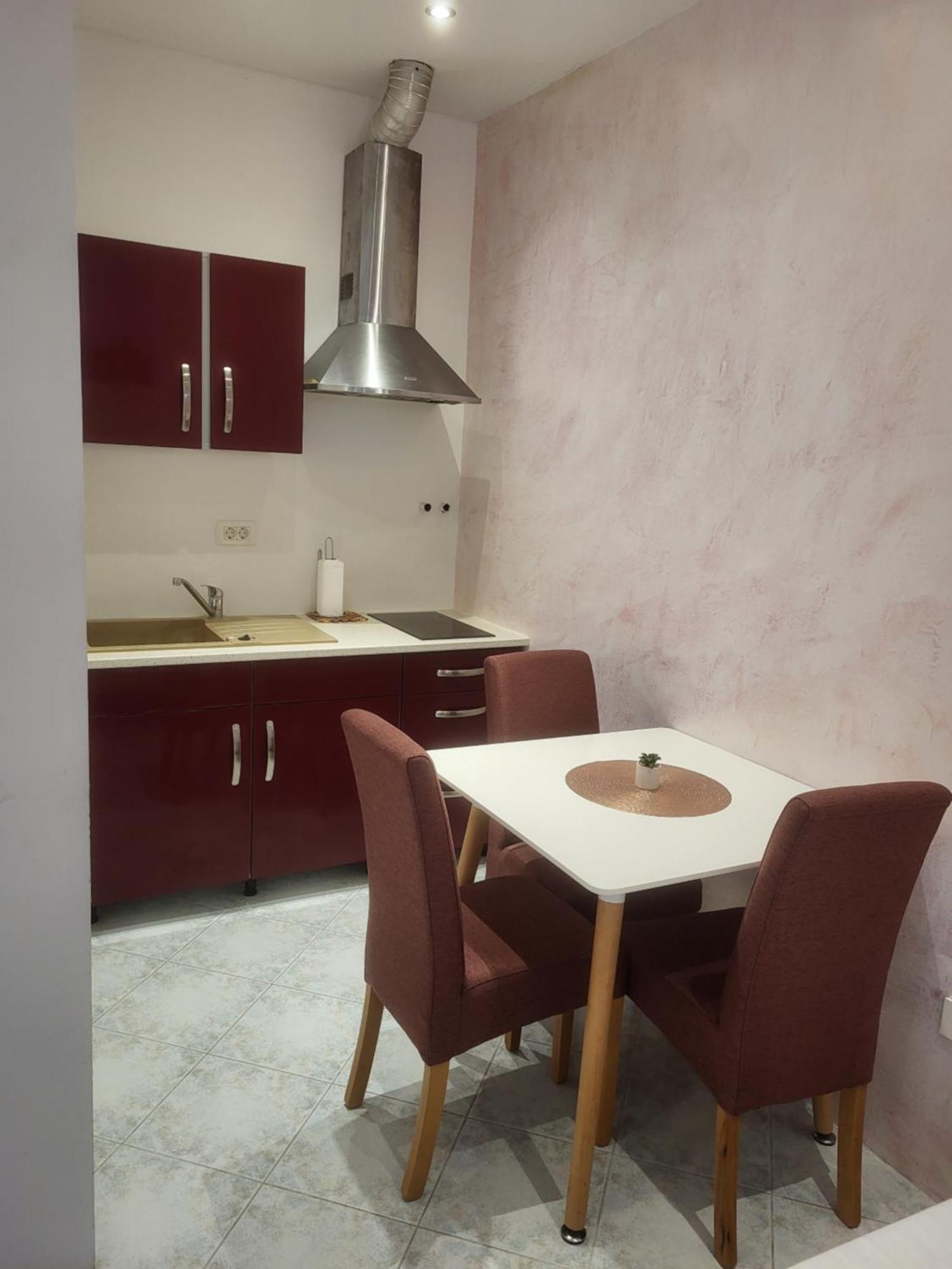 Apartmaji Tim 伊佐拉 外观 照片